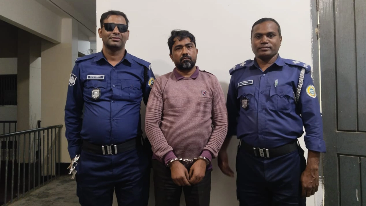 বরিশালের বাকেরগঞ্জে সাজাপ্রাপ্ত আসামি গ্রেপ্তার। ছবি : কালবেলা