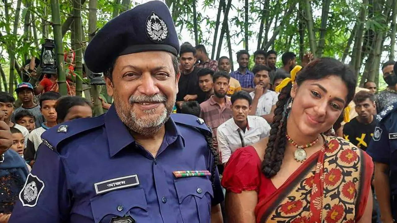 ছায়াবৃক্ষে বিশেষ একটি চরিত্রে পুলিশ কর্মকর্তা হিসাবে কাজ করেছেন আজম খান। ছবি : সৌজন্য