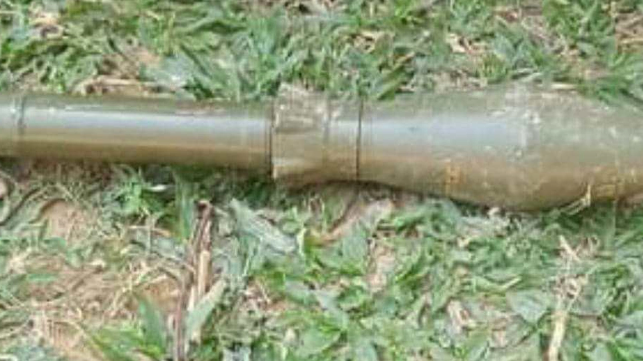 মিয়ানমার থেকে আসা বোমা। ছবি : কালবেলা