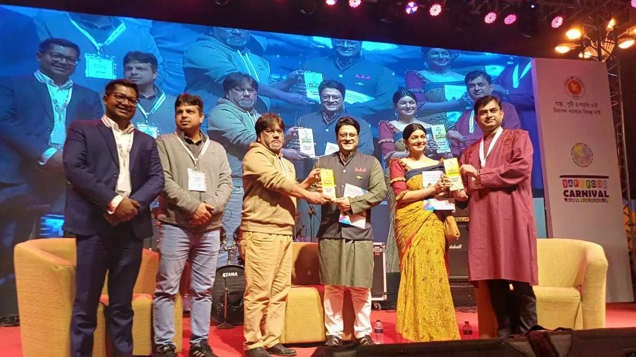 শুক্রবার রাজধানীর আগারগাঁওয়ে বঙ্গবন্ধু আন্তর্জাতিক সম্মেলন কেন্দ্রে শুরু হওয়া নিরাপদ খাদ্য কার্নিভালে চিত্রনায়ক ফেরদৌস আহমেদ ও সোহানা সাবা অংশ নেন। ছবি : কালবেলা