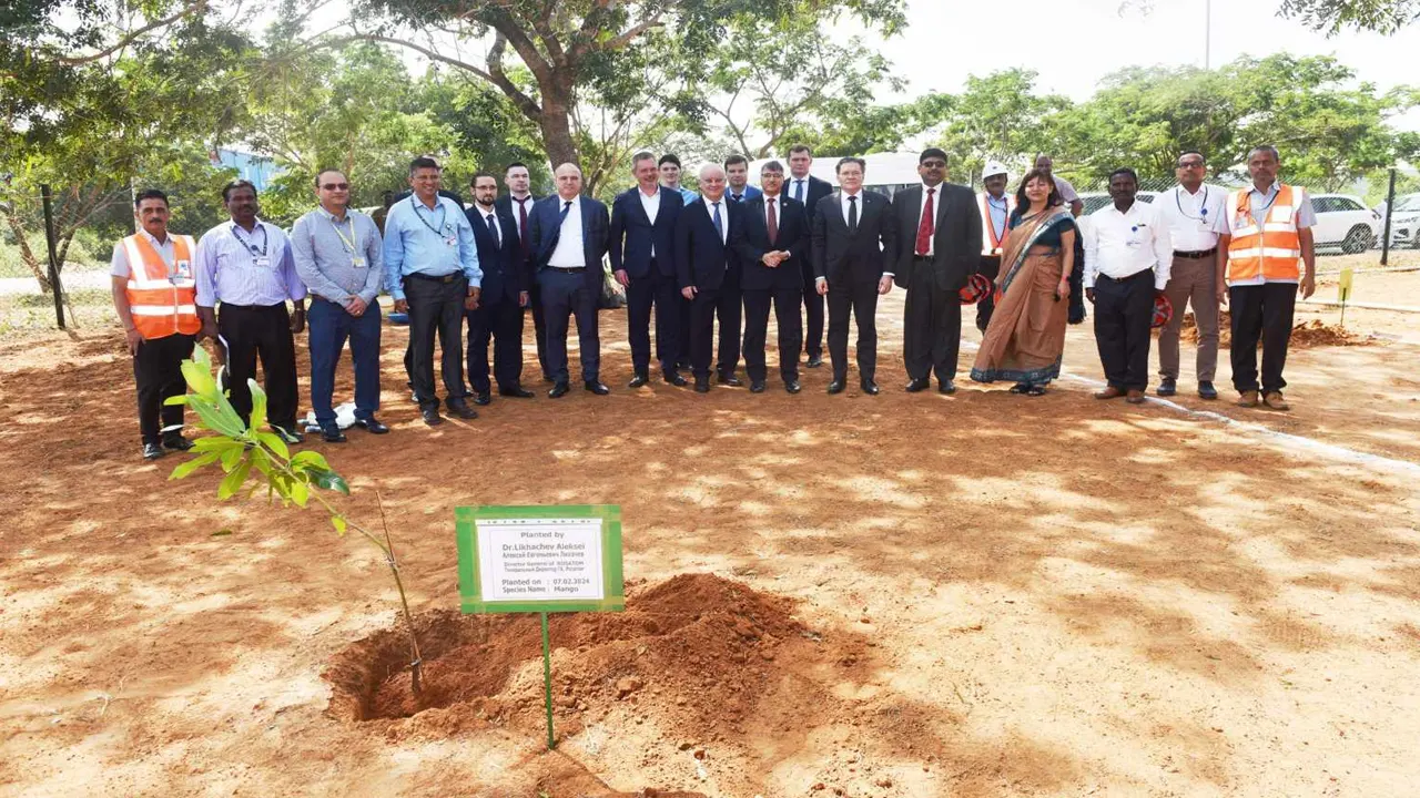ভারতের কুদানকুলাম পারমাণবিক বিদ্যুৎ প্রকল্প পরিদর্শন। ছবি : সংগৃহীত