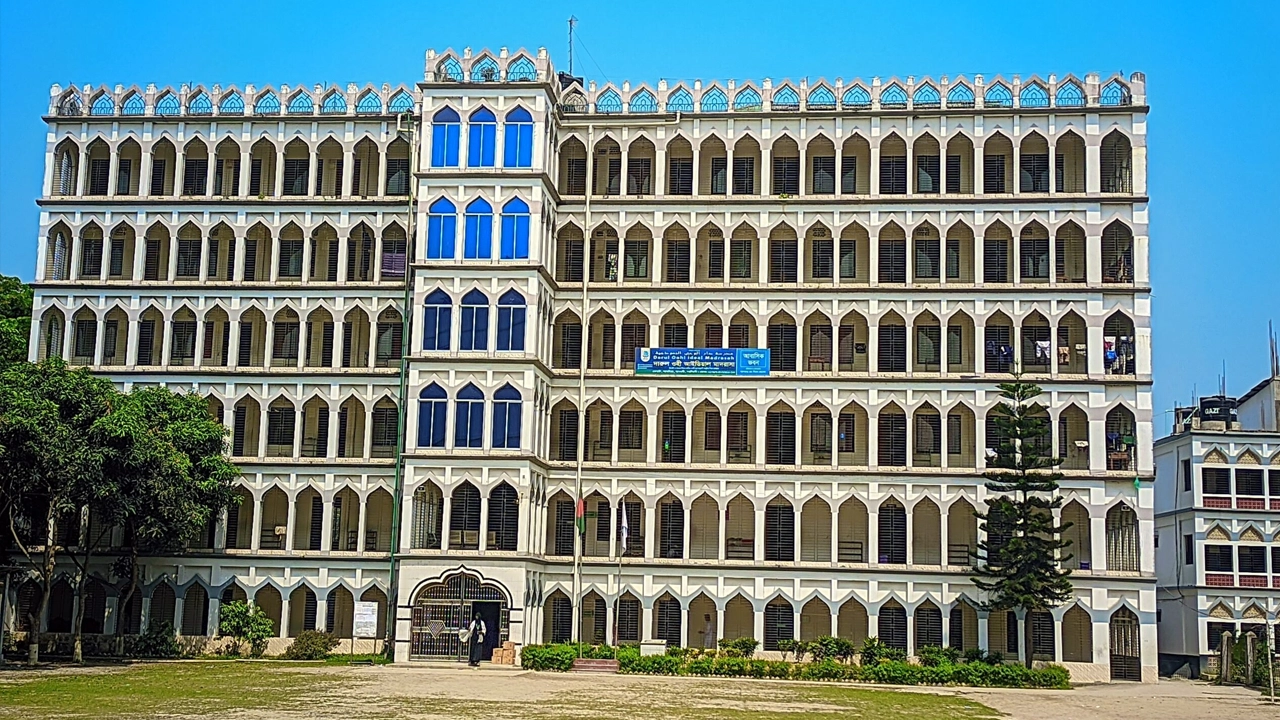 মাদ্রাসা। পুরোনো ছবি