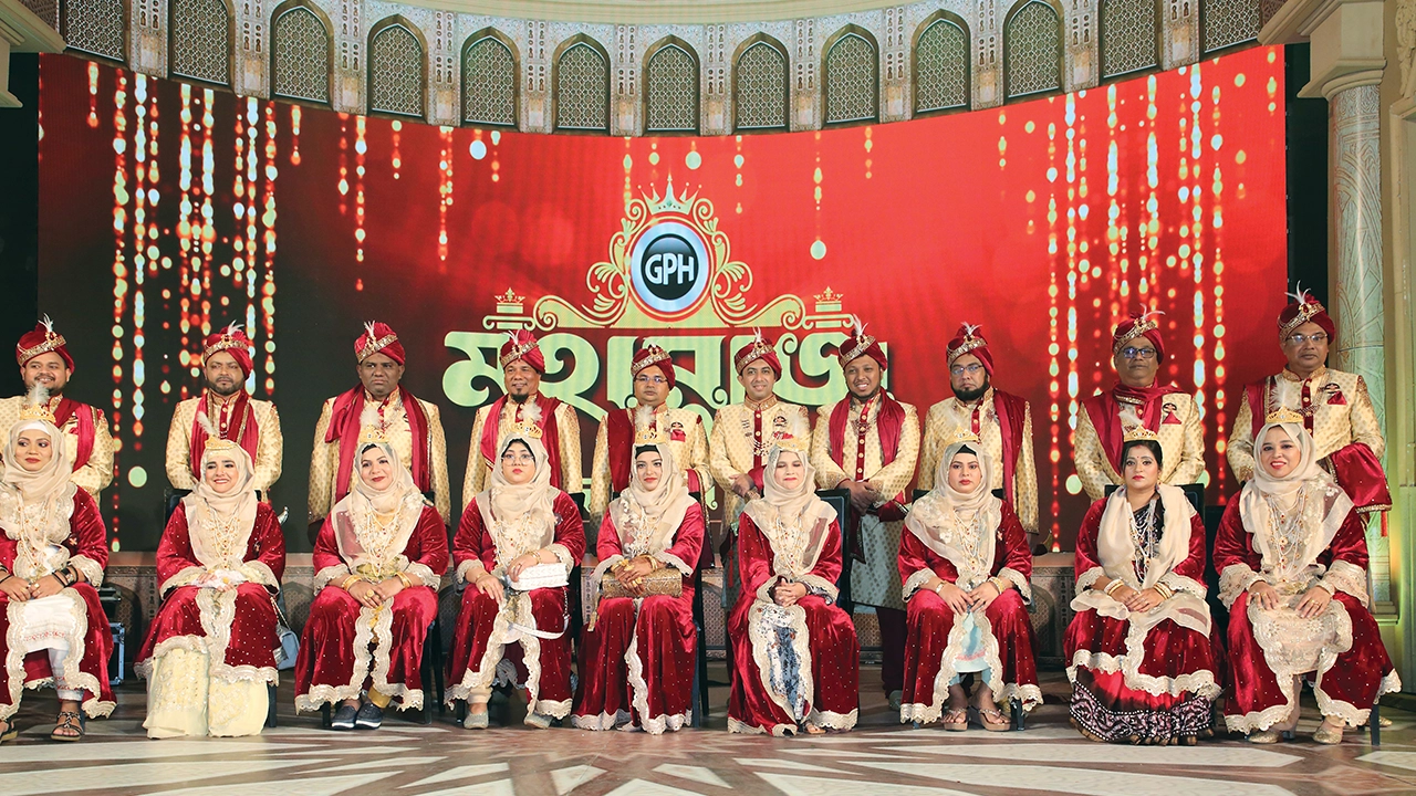 জিপিএইচ ‘মহারাজ দরবার ২০২৩’ এ পারফরম্যান্সের ভিত্তিতে শীর্ষস্থানীয় ২০ ডিলারকে যথাক্রমে মহারাজ ও মহাবীর উপাধিতে ভূষিত করা হয়। ছবি : সংগৃহীত।