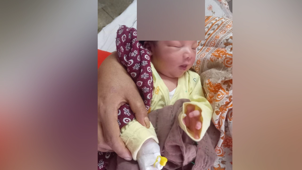 চিকিৎসকের ভুলে ভুক্তভোগী নবজাতক। ছবি : কালবেলা