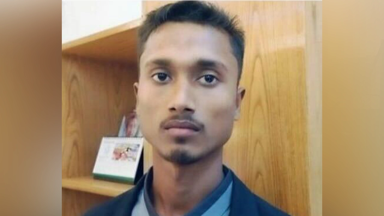 আটক রোহিঙ্গা যুবক ইয়াছিন। ছবি : কালবেলা