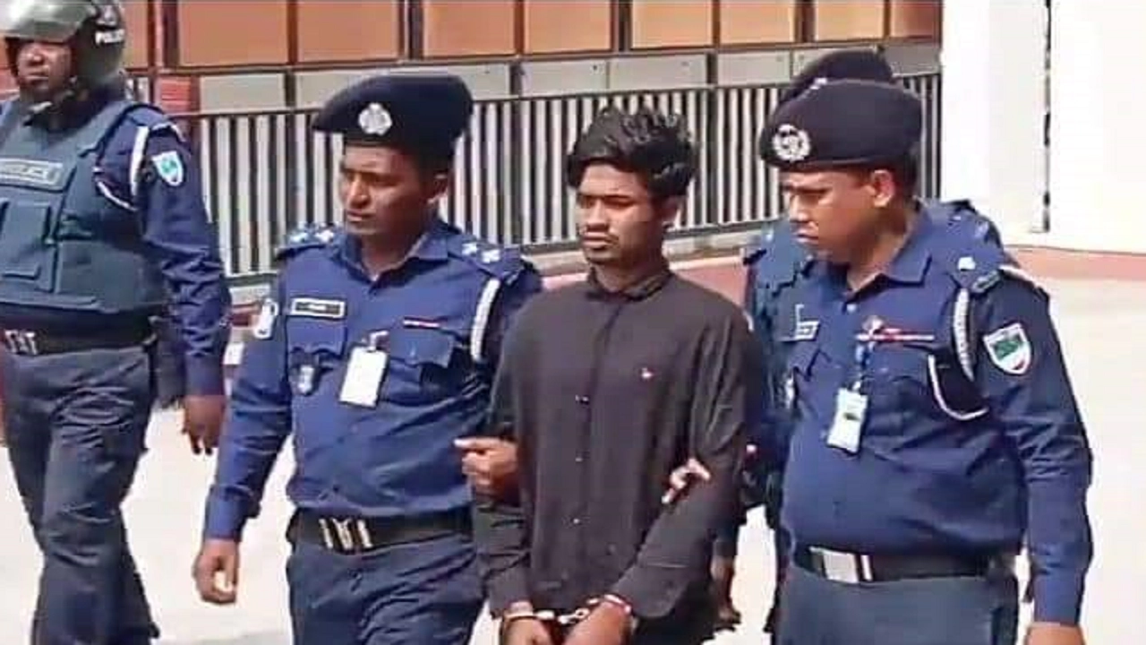 গ্রেপ্তারকৃত আসামি এনামুল। ছবি : কালবেলা