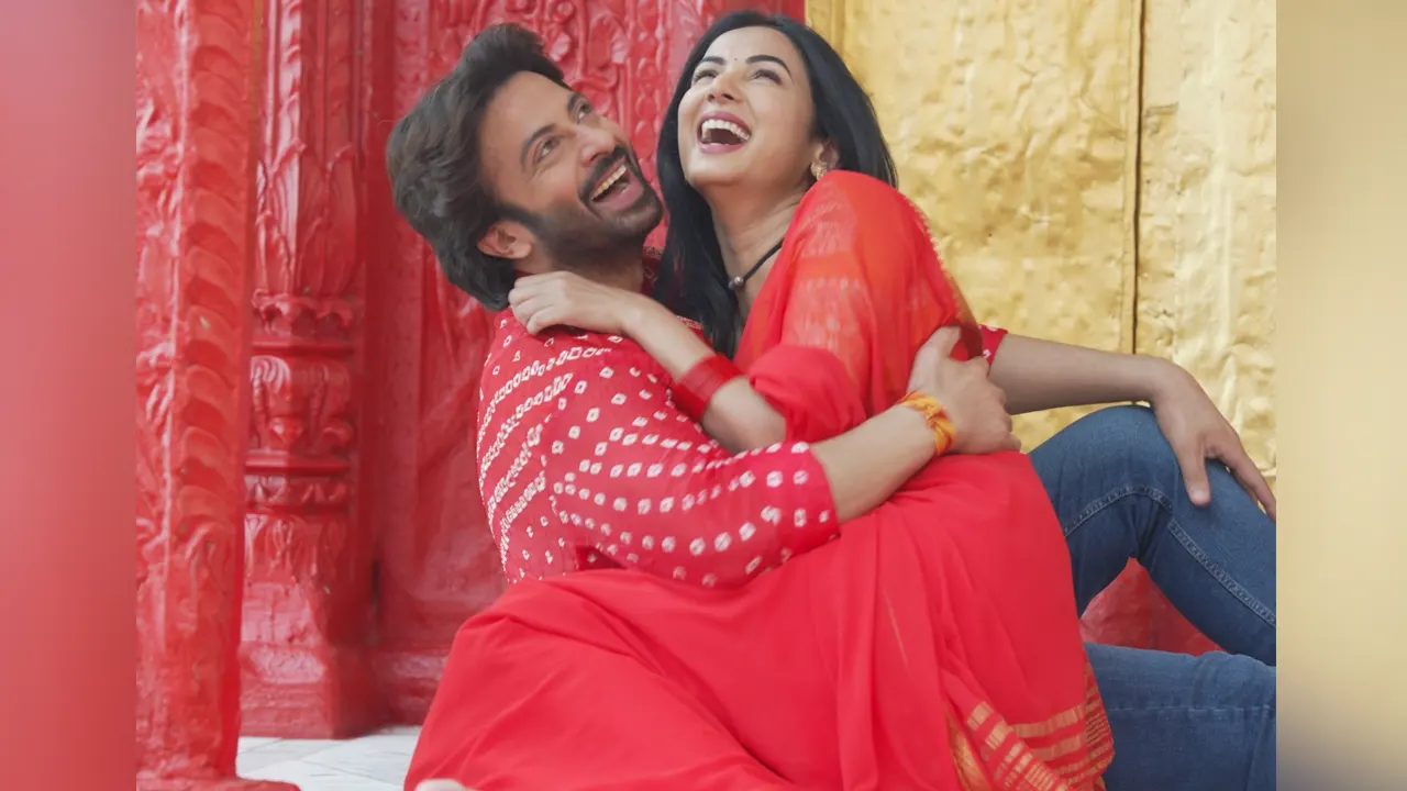 দরদ সিনেমার ফাস্ট লুকে শাকিব খান ও সোনাল চৌহান। ছবি : সংগৃহীত