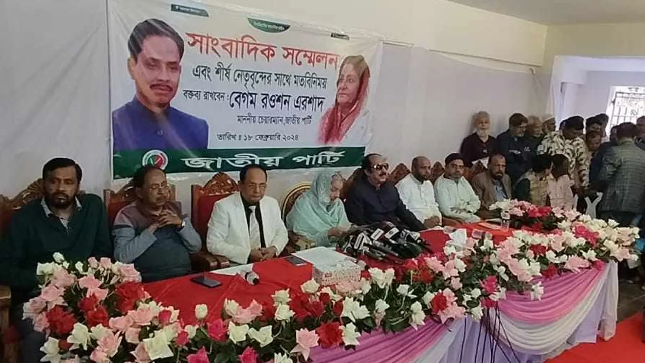 সংবাদ সম্মেলনে জাতীয় পার্টির কো-চেয়ারম্যান সৈয়দ আবু হোসেন বাবলা। ছবি : কালবেলা