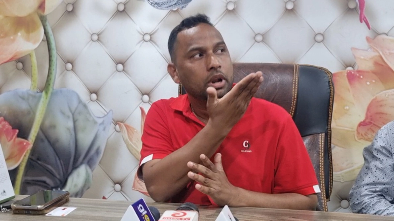 সাভার উপজেলার বনগাঁও ইউনিয়ন আওয়ামী লীগের সাধারণ সম্পাদক আরিফুল ইসলাম। ছবি : কালবেলা