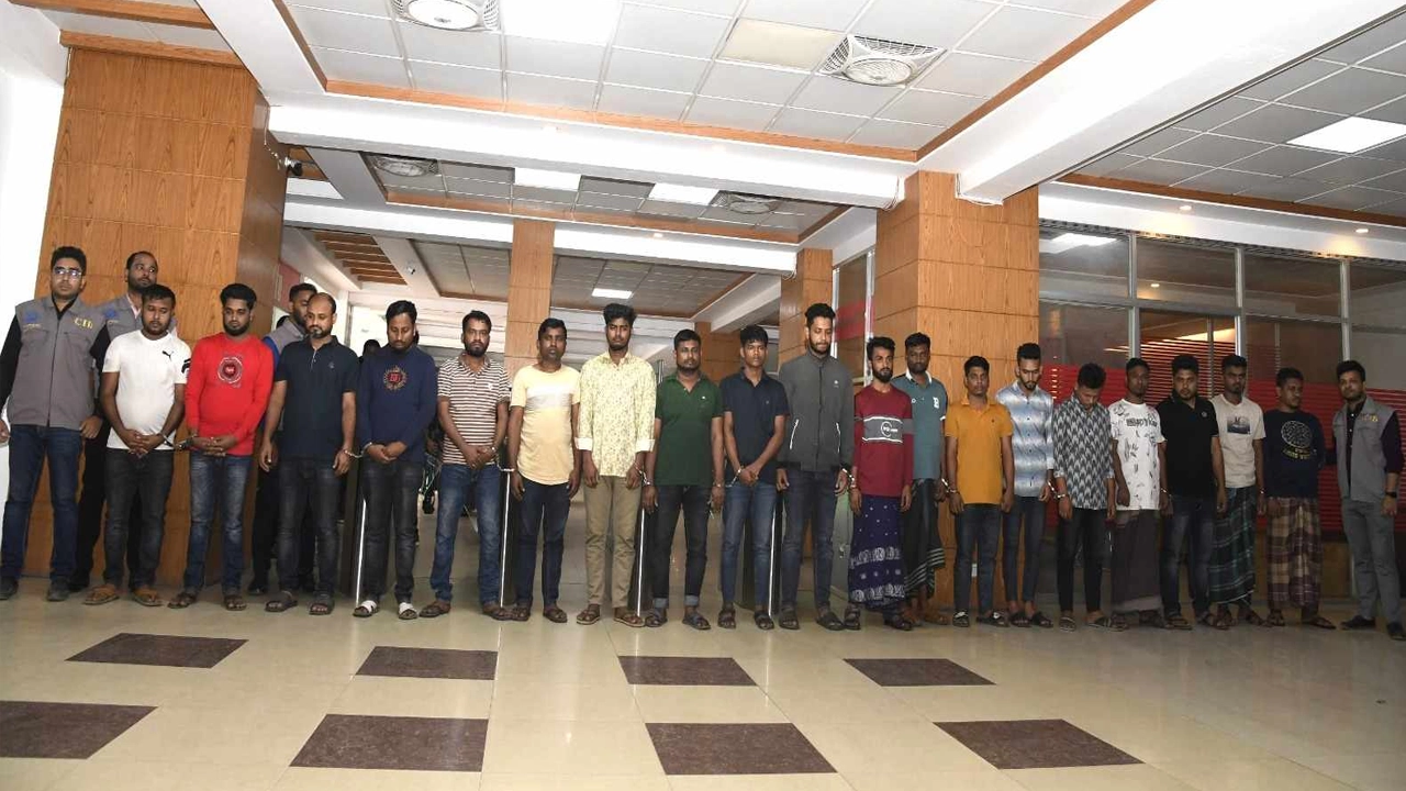 সমস্যা সমাধানের কথা বলে ২৫ লাখ টাকা হাতিয়ে নেন ভণ্ড দরবেশ। ছবি : কালবেলা