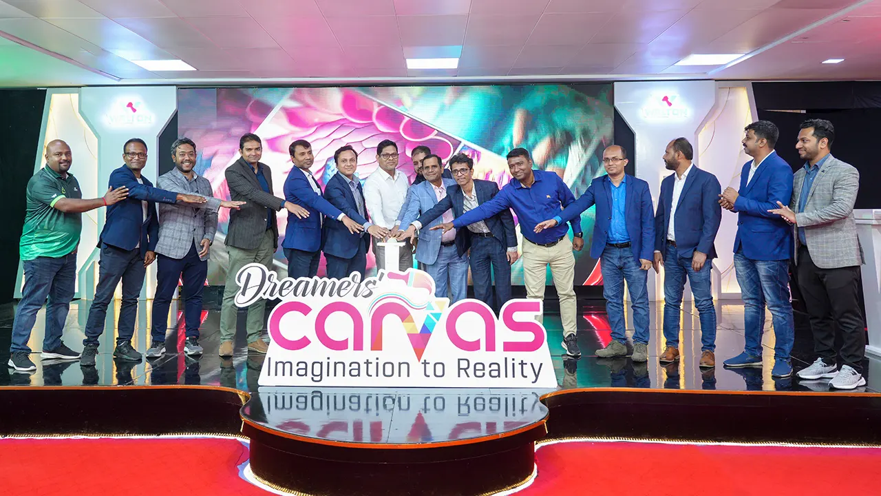 ওয়ালটন ফ্রিজের ‘ড্রিমার্স ক্যানভাস’ প্রজেক্ট উদ্বোধন করছেন ওয়ালটন হাই-টেকের ঊর্ধ্বতন কর্মকর্তারা। ছবি : সৌজন্য