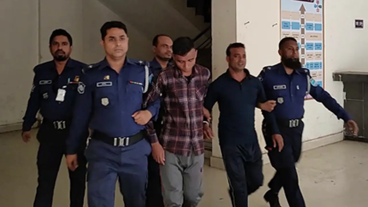 আদালতে দণ্ডপ্রাপ্ত দুই আসামি। ছবি : কালবেলা