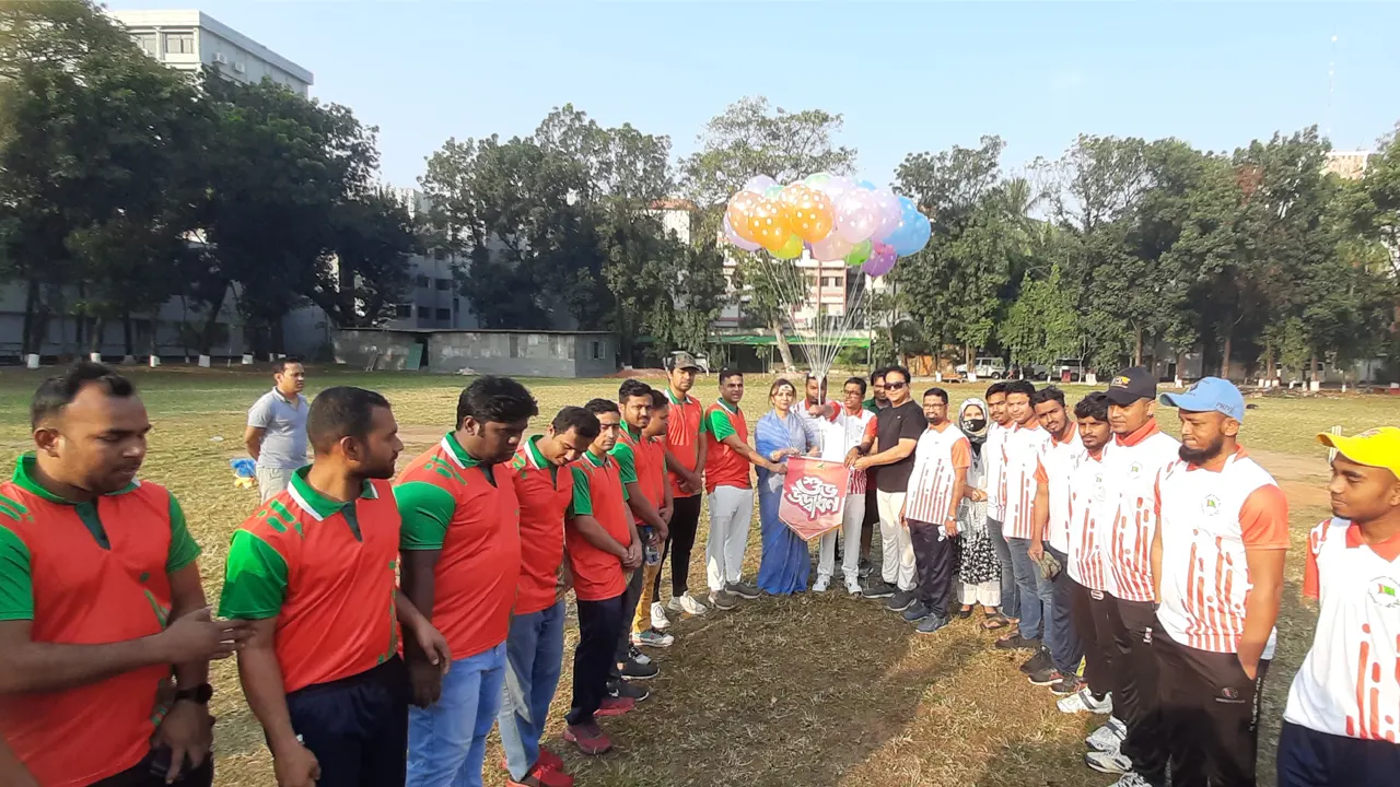 রাজধানীর টিটিসি প্রীতি ক্রিকেট ম্যাচের আয়োজন করেছে আওয়ামী লীগের দুই দপ্তর। ছবি : সংগৃহীত