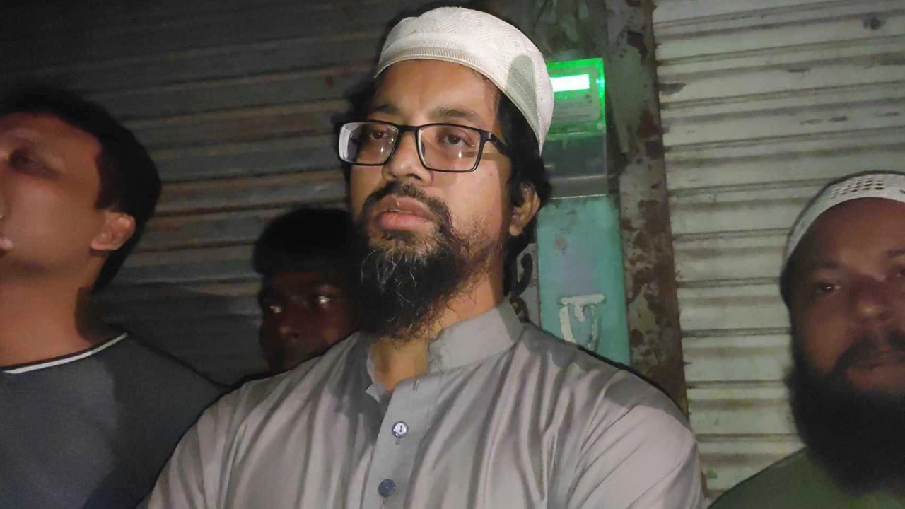 রাবির সাবেক শিক্ষার্থী রুহুল কুদ্দুস মীর ফরহাদ আলী। ছবি : কালবেলা