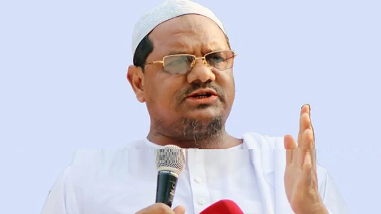 ইসলামী আন্দোলন বাংলাদেশের আমীর মুফতী সৈয়দ মুহাম্মদ রেজাউল করীম পীর সাহেব চরমোনাই। পুরোনো ছবি
