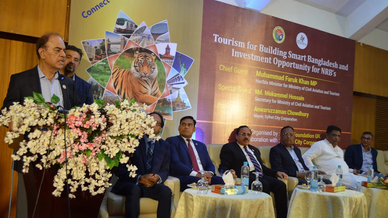 বক্তব্য দিচ্ছেন বেসামরিক বিমান পরিবহন ও পর্যটনমন্ত্রী মুহাম্মদ ফারুক খান। ছবি : কালবেলা
