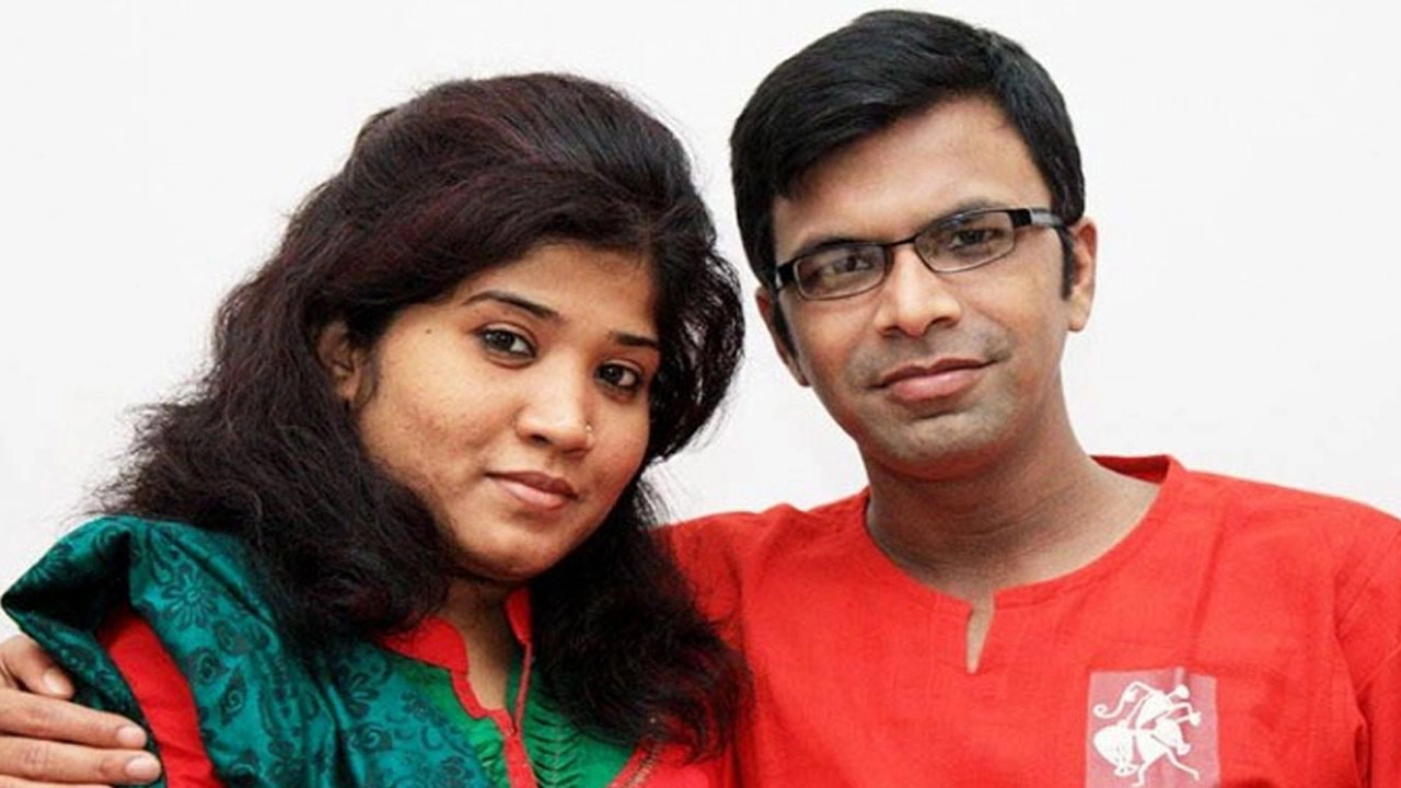 সাংবাদিক দম্পতি সাগর সারোয়ার ও মেহেরুন রুনি। ছবি : সংগৃহীত