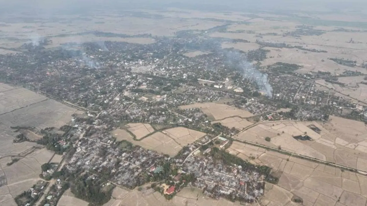ড্রোন থেকে নেওয়া শহরের ছবি।
