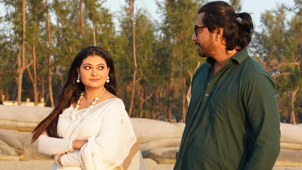 নাটকের একটি দৃশ্যে তানভির ও দোলন।