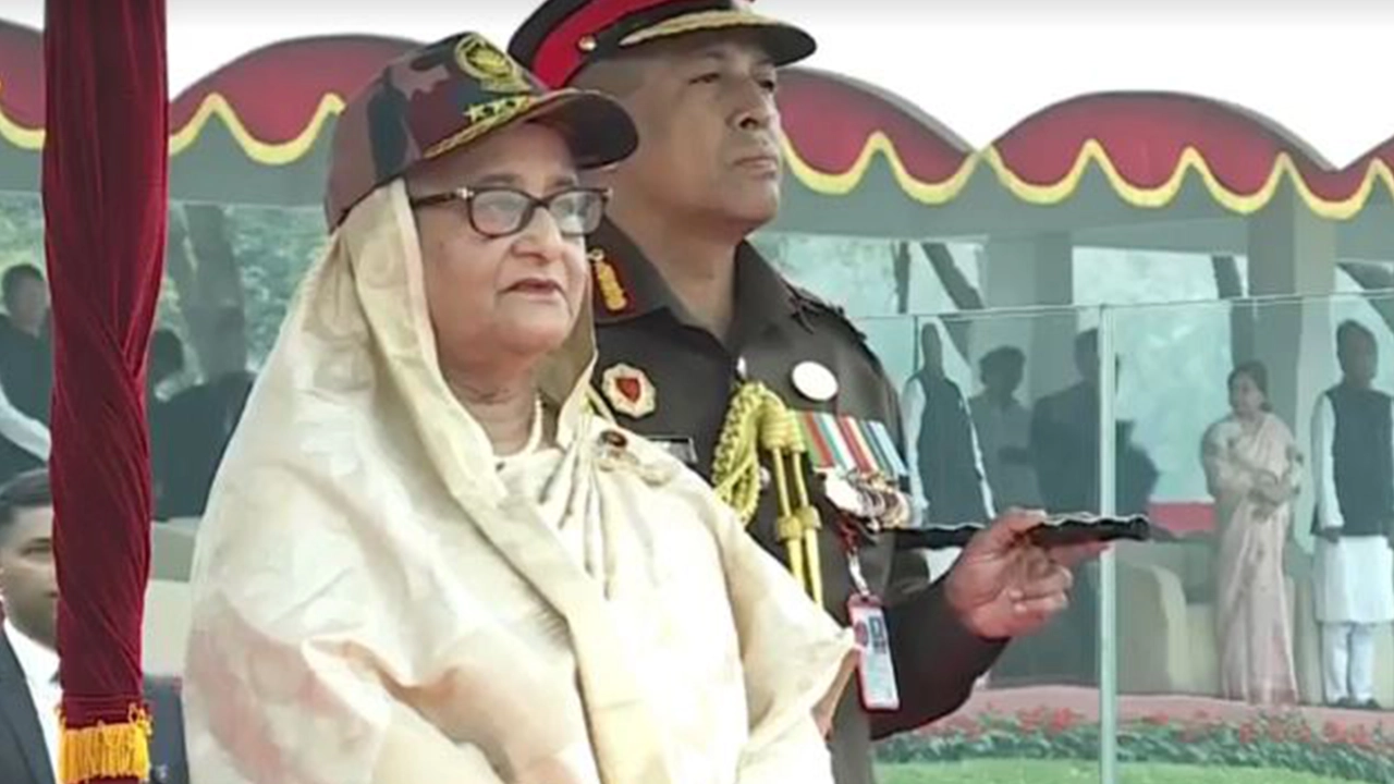 পিলখানায় বর্ডার গার্ড বাংলাদেশ (বিজিবি) দিবসে প্রধানমন্ত্রী শেখ হাসিনা। ছবি : সংগৃহীত