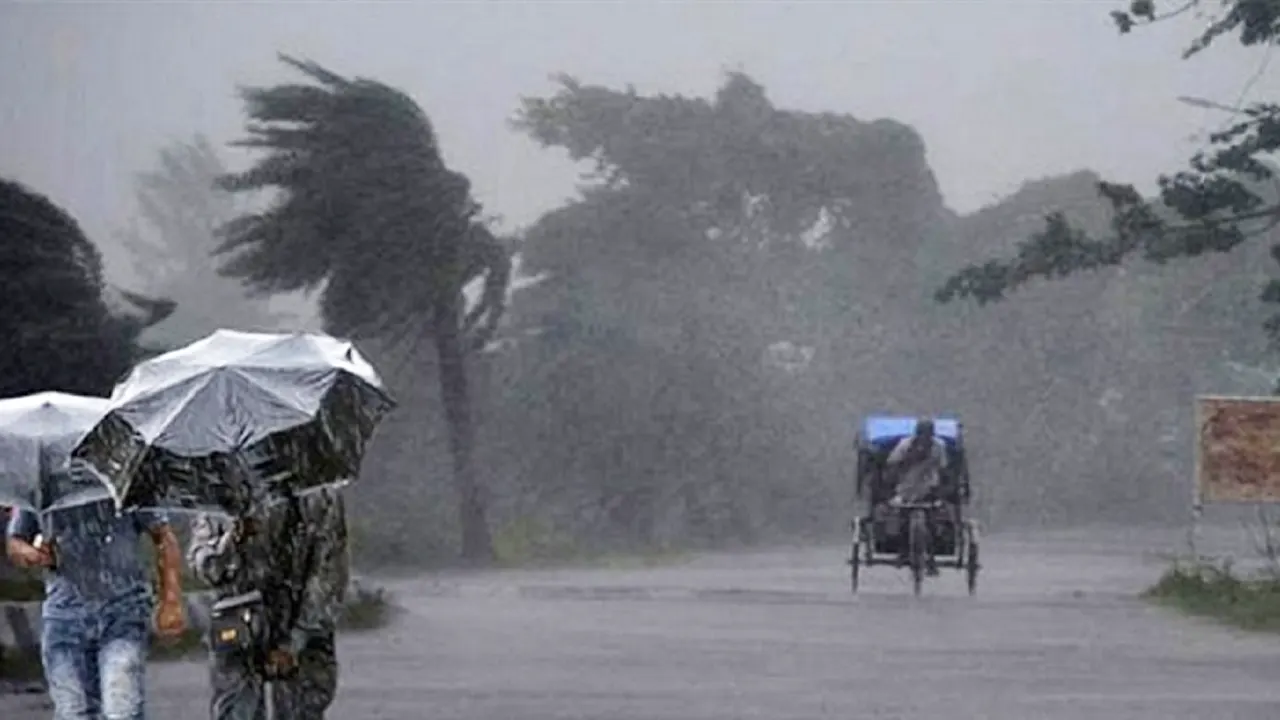 দেশের ১৩ জেলায় সর্বোচ্চ ৬০ কিলোমিটার বেগে ঝড়ের আশঙ্কা। ছবি : সংগৃহীত