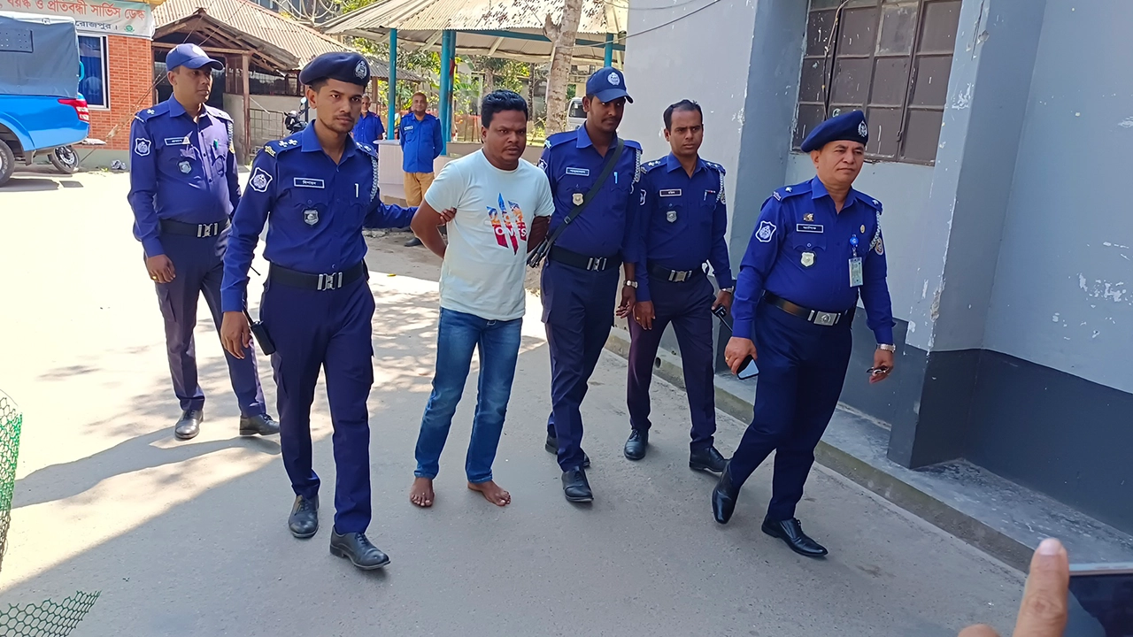 মুক্তিযোদ্ধা প্রজন্মলীগের সভাপতিকে কুপিয়ে জখমের ঘটনায় আসামি জামাল হোসেন গ্রেপ্তার। ছবি : কালবেলা