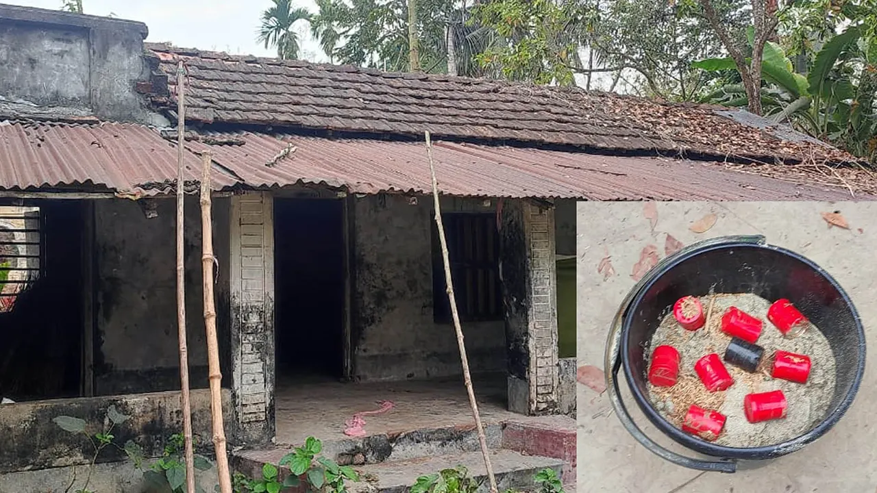 যশোরের মণিরামপুরে ফতেয়াবাদ গ্রামের এ পরিত্যক্ত বাড়ি থেকে পুলিশ ৯টি অবিস্ফোরিত ককটেল উদ্ধার করে। ছবি : কালবেলা