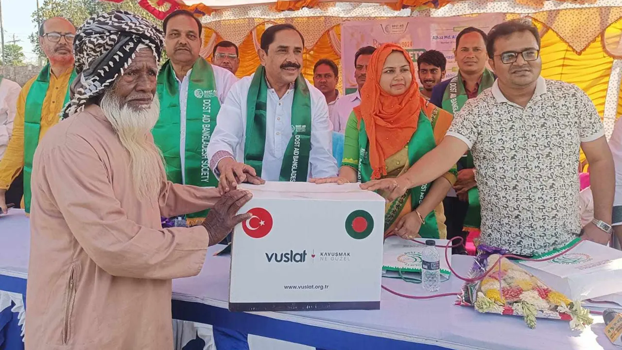 রমজানে খাদ্য সহায়তা দেওয়া হয় ৩০০ অসহায় পরিবারের মাঝে। ছবি : সংগৃহীত