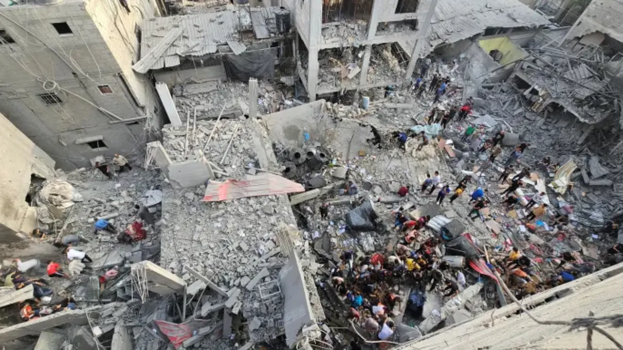 ইসরায়েলি হামলায় বিধ্বস্ত গাজা উপত্যকা। ছবি : সংগৃহীত