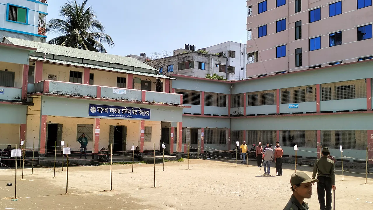 ভোটার শূন্য মালেকা-মমতাজ বালিকা উচ্চ বিদ্যালয় কেন্দ্র। ছবি : কালবেলা