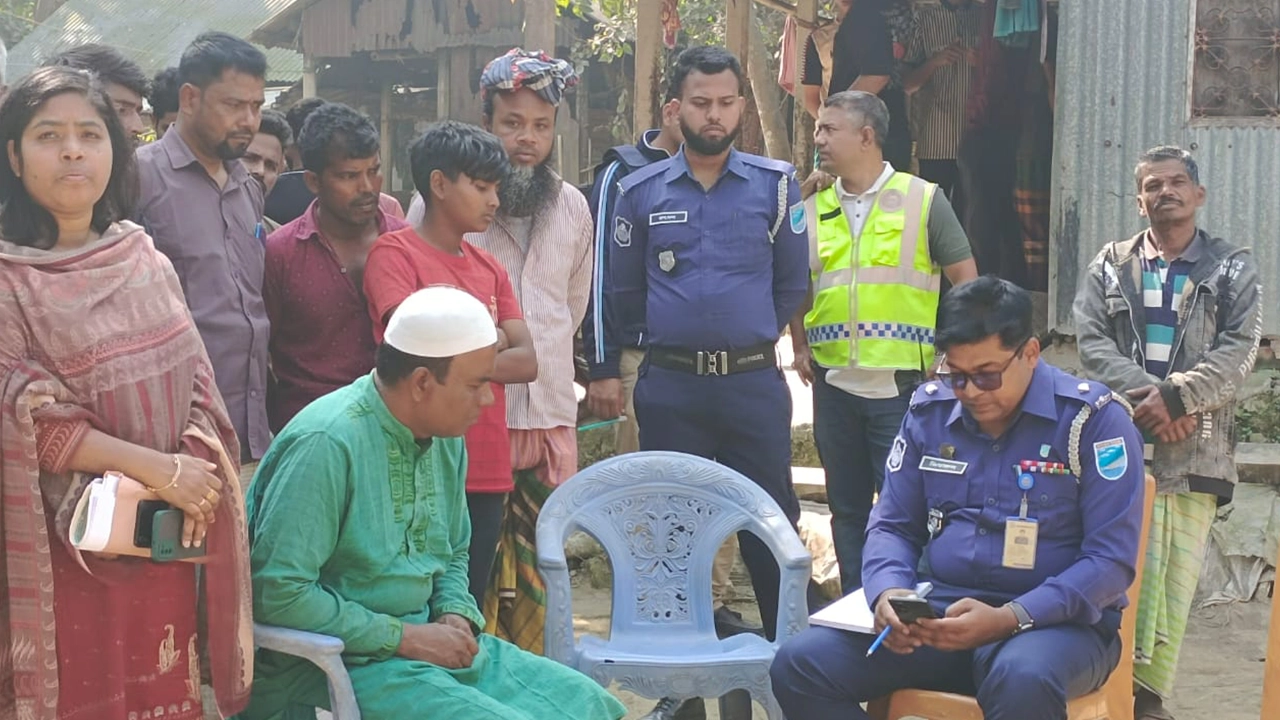 নিহতের ঘটনায় সরেজমিন তথ্য সংগ্রহ করছে পুলিশ। ছবি : কালবেলা