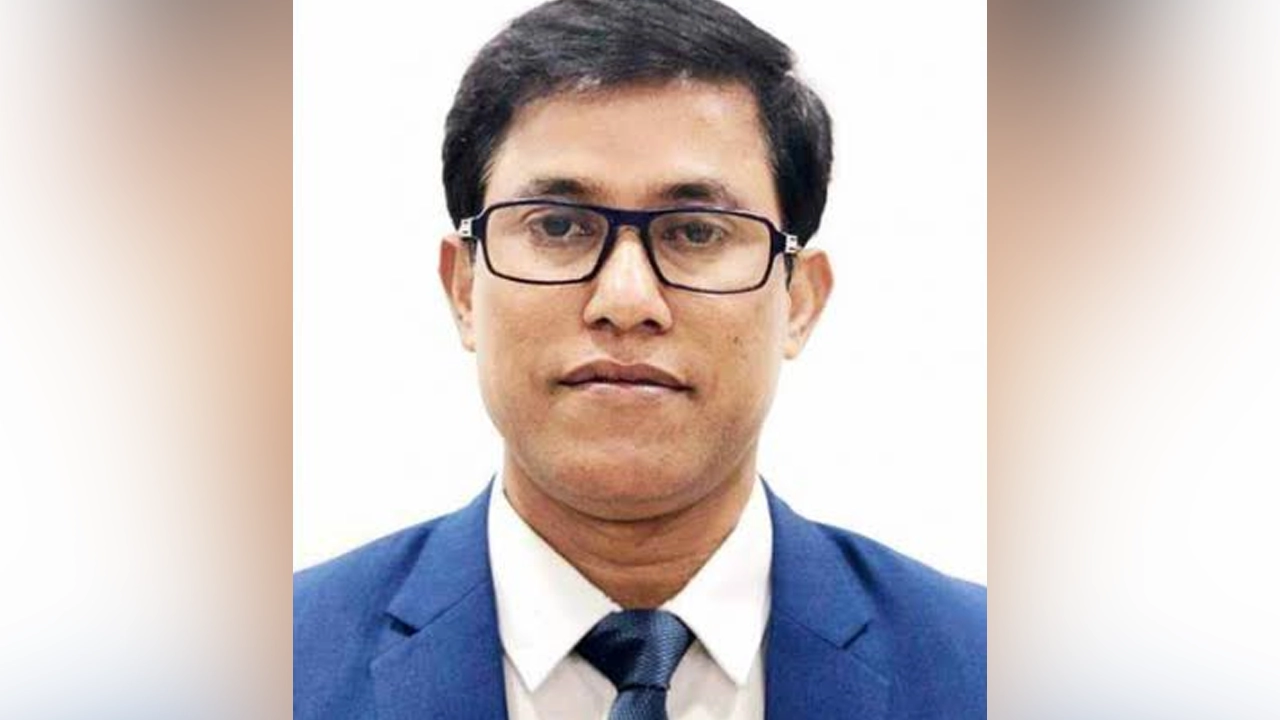 নারায়ণগঞ্জের জেলা প্রশাসক মাহমুদুল হক। ছবি : সংগৃহীত