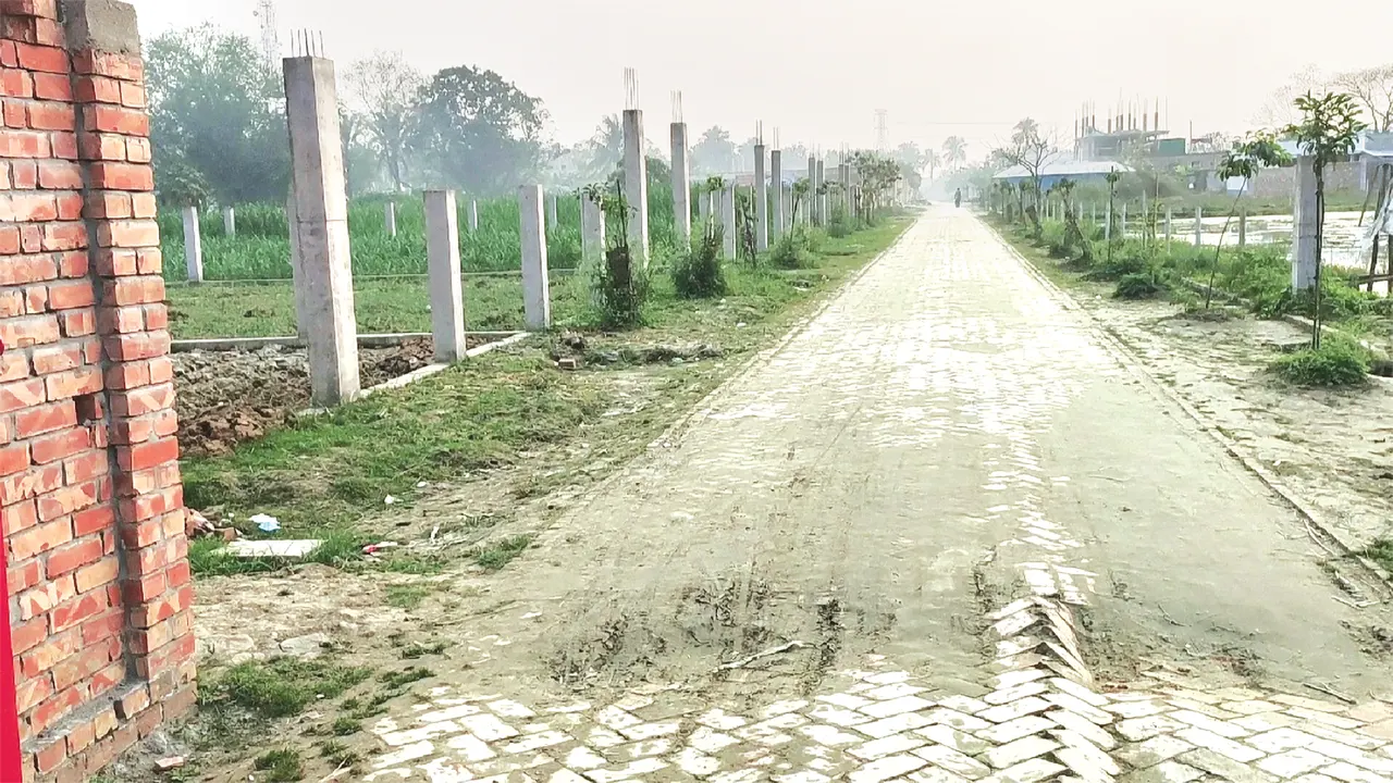 তানিসা প্রোপার্টিজ নামের একটি বেসরকারি আবাসন কোম্পানি প্রায় ৯ বিঘা সরকারি খাসজমি দখল করেছে। ছবি: কালবেলা