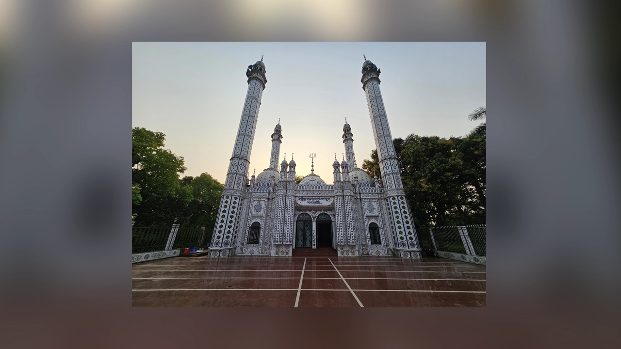 গুনাইঘর বায়তুল আজগর সাত গম্বুজ মসজিদ। ছবি : কালবেলা