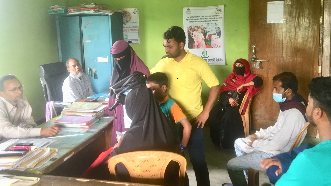 পপুলার লাইফ ইন্স্যুরেন্স লিমিটেডের ইসলামি ডিপিএস পিরোজপুরের একটি কার্যালয়। ছবি : কালবেলা