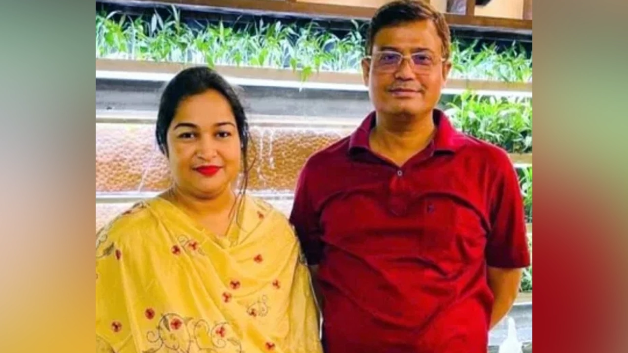 কুষ্টিয়া পৌর আওয়ামী লীগের সাধারণ সম্পাদক আতাউর রহমান ও তার স্ত্রী সাম্মিয়ারা পারভীন। ছবি : সংগৃহীত