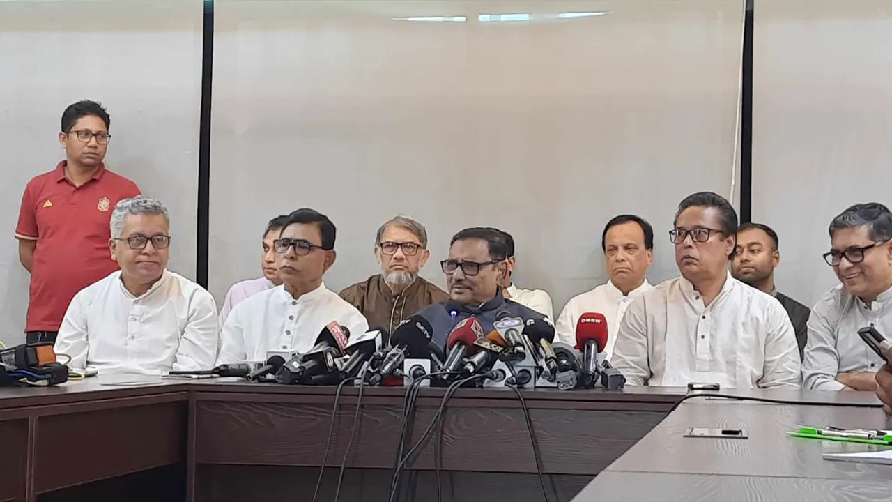 ২৩ বঙ্গবন্ধু এভিনিউর আওয়ামী লীগের কার্যালয়ে সংবাদ সম্মেলনে। ছবি : সংগৃহীত