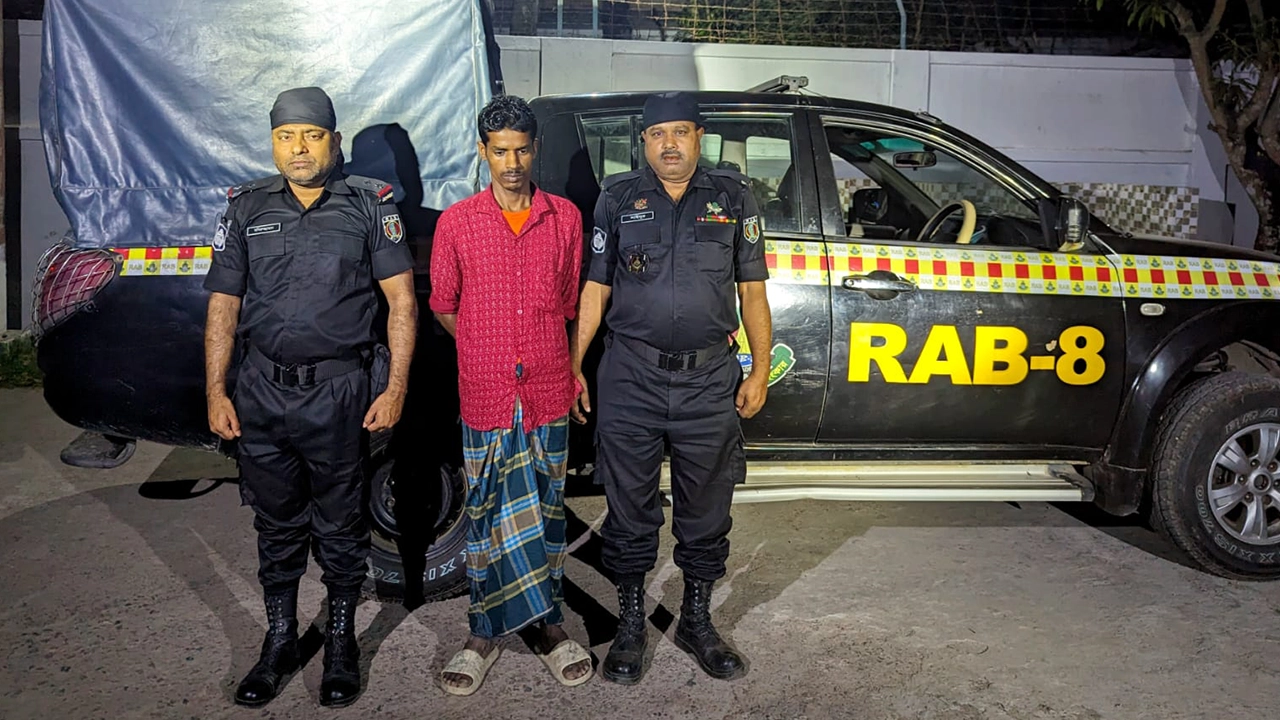 গ্রেপ্তার হওয়া মো. দুলাল খন্দকার। ছবি : সংগৃহীত