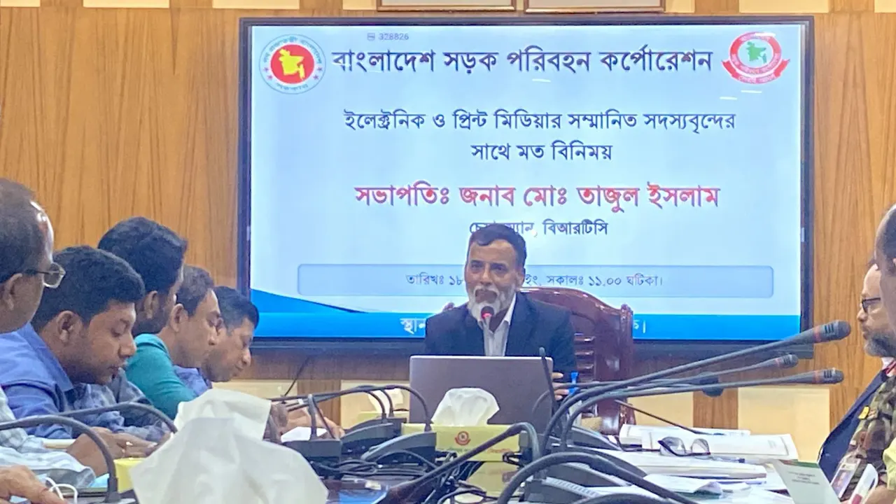বিআরটিসি ভবনে প্রতিষ্ঠানটির চেয়ারম্যান মো. তাজুল ইসলাম। ছবি : কালবেলা
