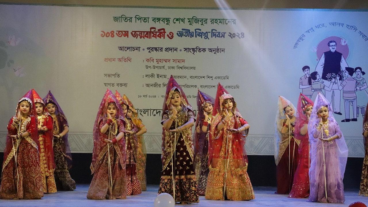 বঙ্গবন্ধুর জন্মবার্ষিকী ও জাতীয় শিশু দিবস ২০২৪ উপলক্ষে পুতুল নাচ। ছবি : কালবেলা