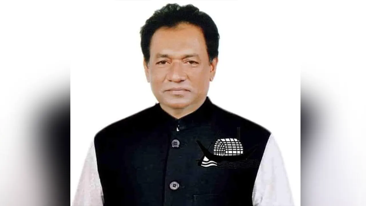 আহত উপজেলা চেয়ারম্যান। ছবি : কালবেলা