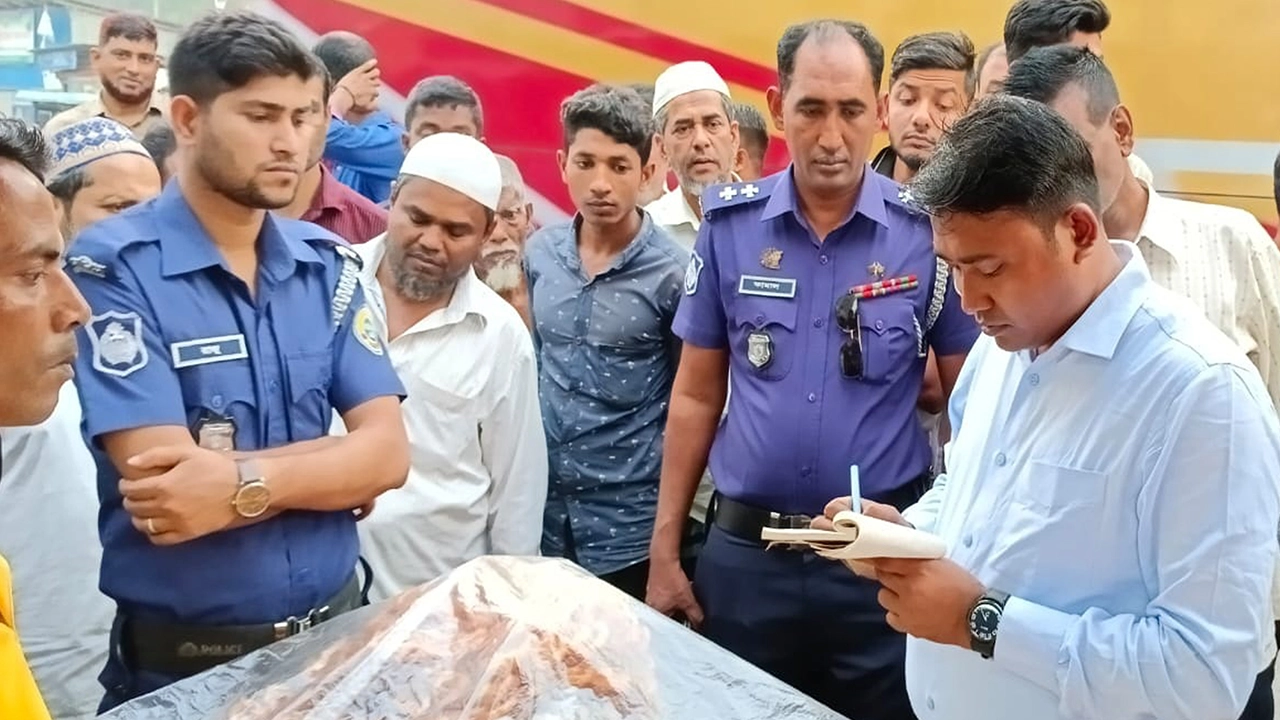 বাজার তদারকির অংশ হিসেবে গৌরনদীতে উপজেলা প্রশাসনের অভিযান। ছবি : কালবেলা