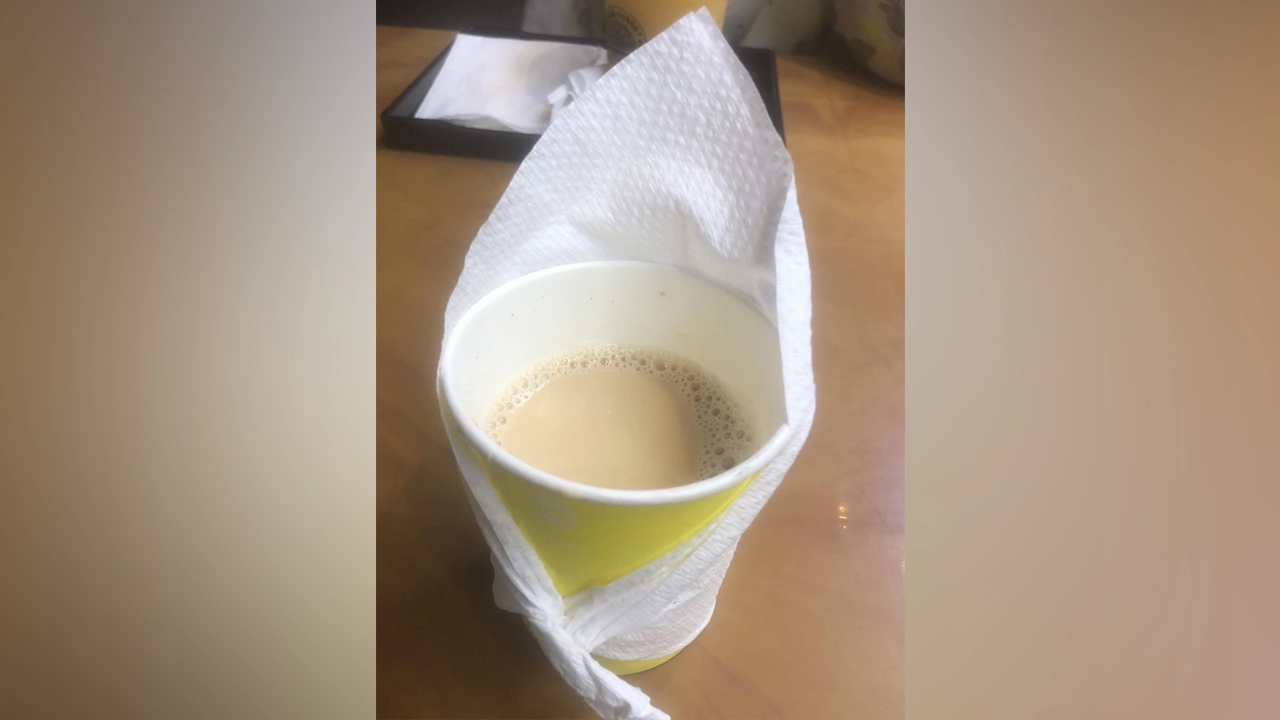 উটের দুধের চা। ছবি : সংগৃহীত