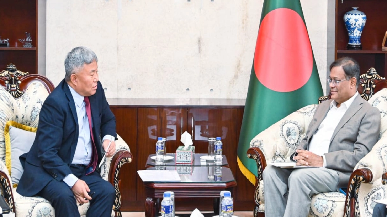 সেগুনবাগিচায় পররাষ্ট্র মন্ত্রণালয়ে দক্ষিণ কোরিয়ার রাষ্ট্রদূতের সঙ্গে পররাষ্ট্রমন্ত্রীর সাক্ষাৎ। ছবি : কালবেলা