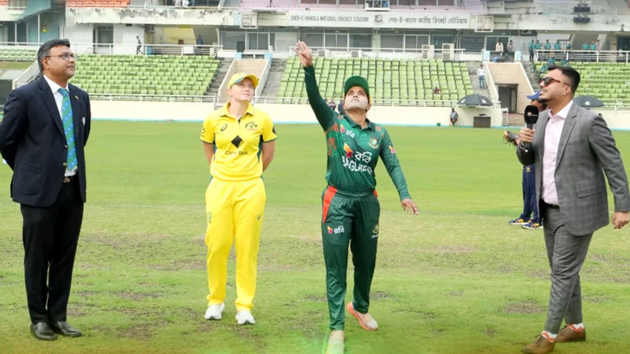 বাংলাদেশ-অস্ট্রেলিয়া নারী ওয়ানডে সিরিজের টস। ছবি : সংগৃহীত