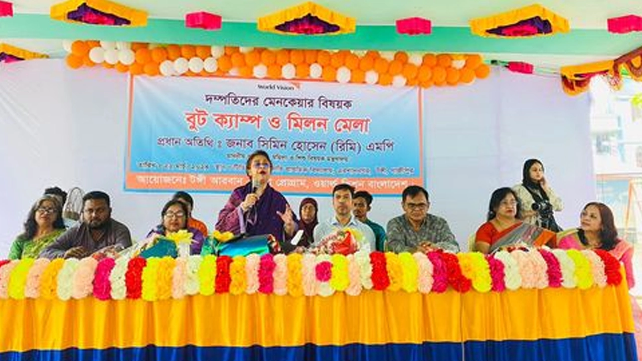 মেন কেয়ারবিষয়ক লার্নিং ক্যাম্প সেশনে সিমিন হোসেন রিমি প্রধান অতিথির বক্তব্য দেন। ছবি : কালবেলা