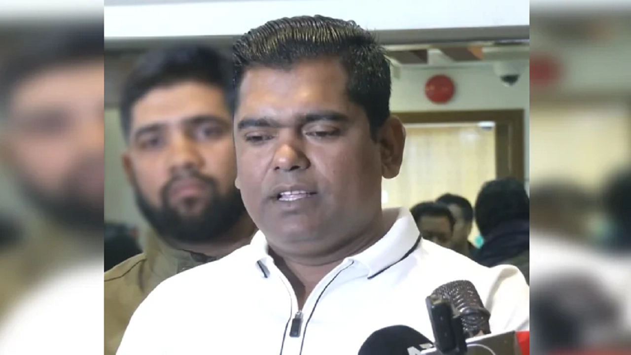 মাংস ব্যবসায়ী খলিল। পুরোনো ছবি