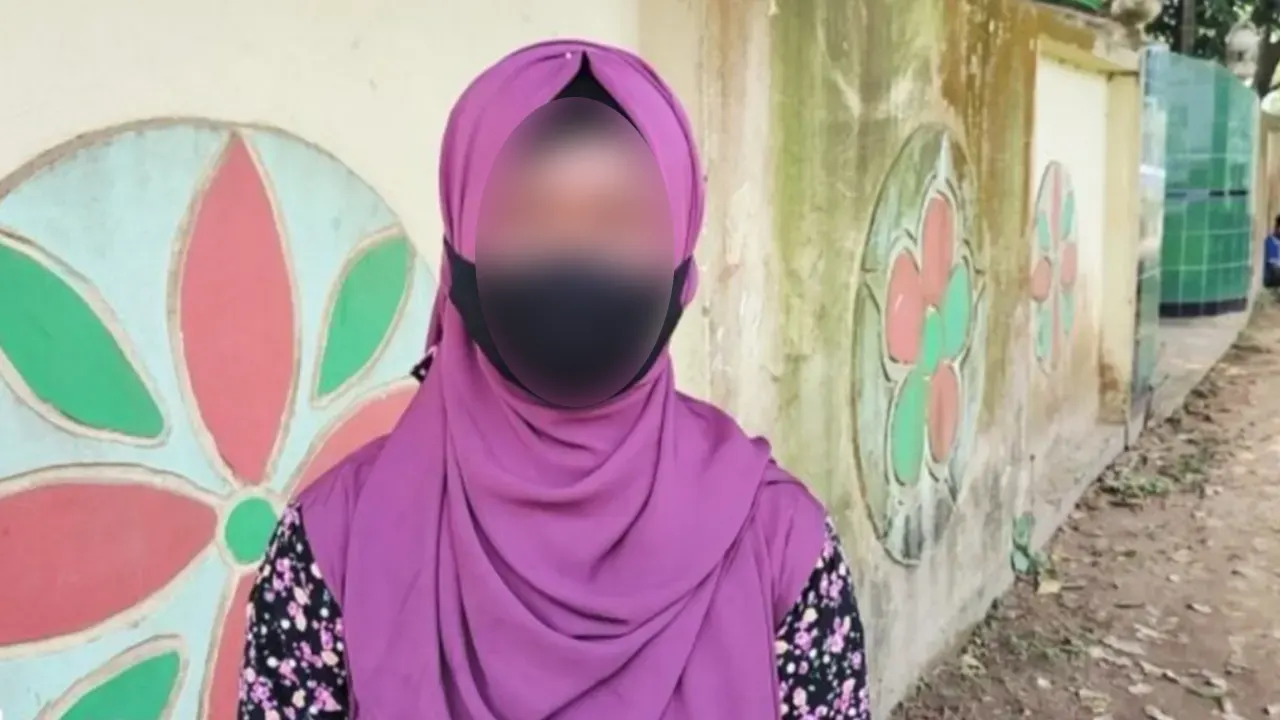 অনশনকারী প্রেমিকা। ছবি : কালবেলা