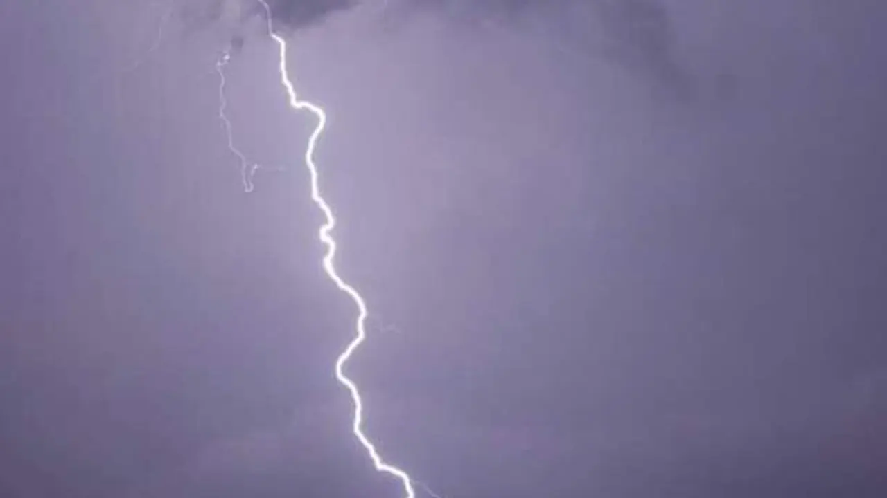 বজ্রপাত। ছবি : সংগৃহীত