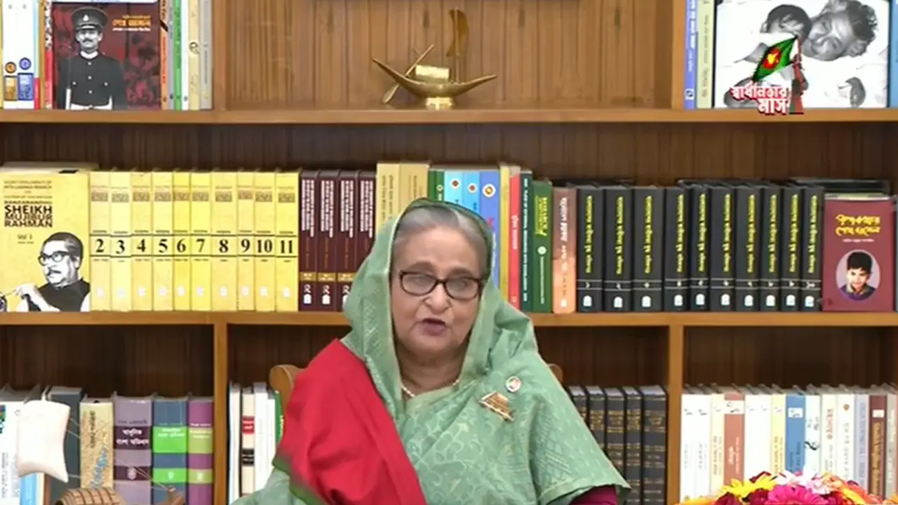 গণভবন থেকে জাতির উদ্দেশ্যে ভাষণ দিচ্ছেন প্রধানমন্ত্রী শেখ হাসিনা। ছবি : ভিডিও থেকে